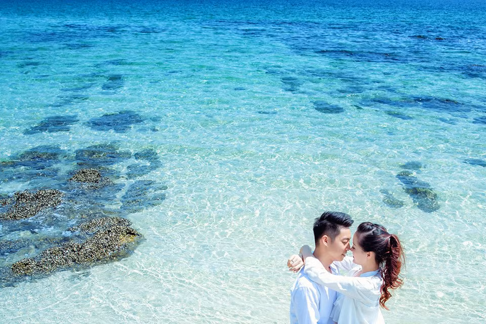Đây không chỉ đơn thuần là một bộ ảnh cưới mà nó còn là những khoảnh khắc hạnh phúc của cặp đôi trước khi tiến đến ngưỡng của hôn nhân.