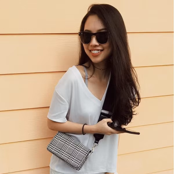 Liin Nguyen thường xuyên khoe dáng trong những bộ đồ quyến rũ và chính bởi vậy, cô nàng này được xếp vào danh sách những cô gái Việt không gắn mác hot girl nhưng vẫn nổi tiếng ầm ầm trên mạng xã hội Instagram. Ảnh sử dụng trong bài: Instagram.