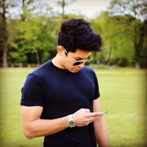 Bằng khuôn mặt đẹp trai cùng sự lịch lãm vốn có, Hoàng tử Brunei Abdul Mateen thời gian qua đã trở thành "soái ca" trong lòng vô số các cô gái trẻ.