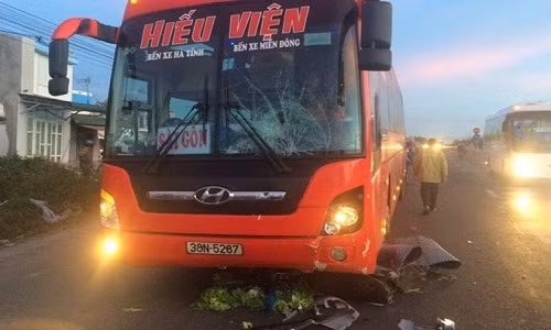 Vụ tai nạn ở Bình Thuận sáng 1/1 làm một người tử vong. Ảnh: P.S.