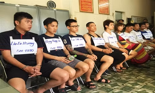 Mat 2 ti dong sau khi nghe cuoc dien thoai cua nguoi dan ong la