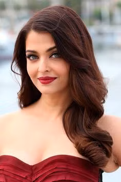 Sau thành công này, nhiều đạo diễn Bollywood hàng đầu đã "xếp hàng" để được hợp tác với Ash.