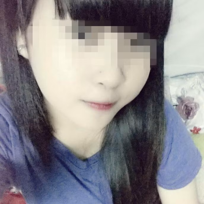 Dù chưa thể khẳng định chắc chắn rằng môi của cô gái Việt Nam mang bí danh L.C bị sưng tấy, kích ứng là do mỹ phẩm. Nhưng qua những hình ảnh và câu chuyện nêu trên, người dùng mỹ phẩm cũng nên cân nhắc, tìm hiểu kỹ trước khi mua cũng như sử dụng.