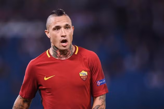 Người hâm mộ Quỷ đỏ đã lên tiếng kêu gọi HLV Jose Mourinho chiêu mộ gấp Radja Nainggolan.