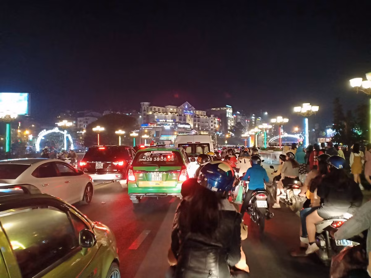 Với không khí trong lành, thoáng đãng, cao nguyên Đà Lạt khá thích hợp với các du khách có nhu cầu nghỉ dưỡng.