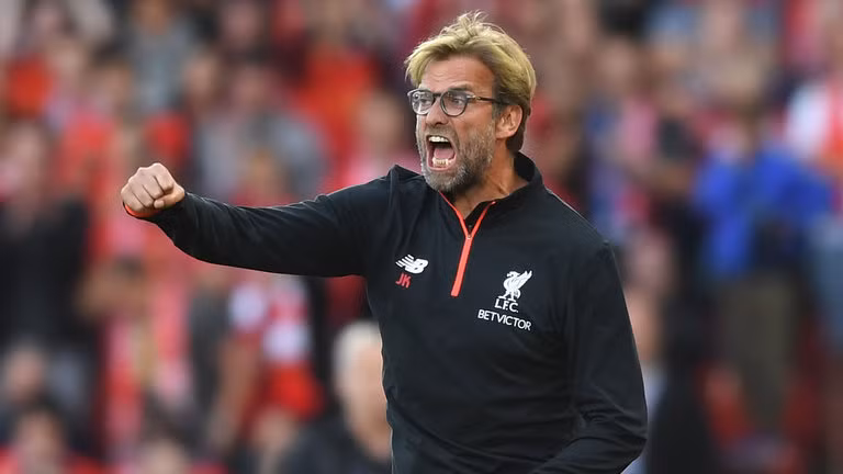 Klopp muốn mua tiền vệ: HLV Jurgen Klopp cho biết Liverpool sẽ mang về ít nhất một tiền vệ trong mùa Hè này. Trước đó, The Kop đã thất bại trong việc thuyết phục RB Leipzig bán Naby Keita. Ảnh: Mirror