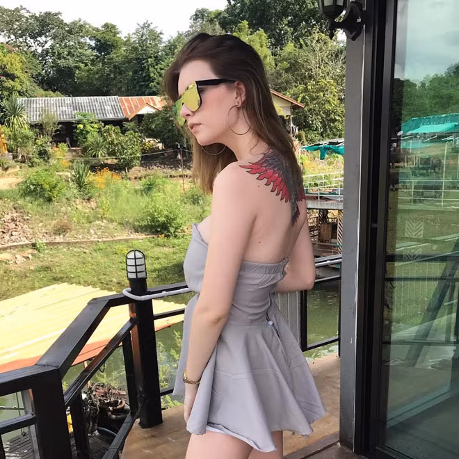Jessie Vard rất thích thú với hình xăm mới của mình nên thường xuyên khoe trên trang cá nhân. Điều này được rất nhiều fan hâm mộ của nữ người mẫu trẻ Thái Lan này tán thành và ủng hộ nhiệt tình.