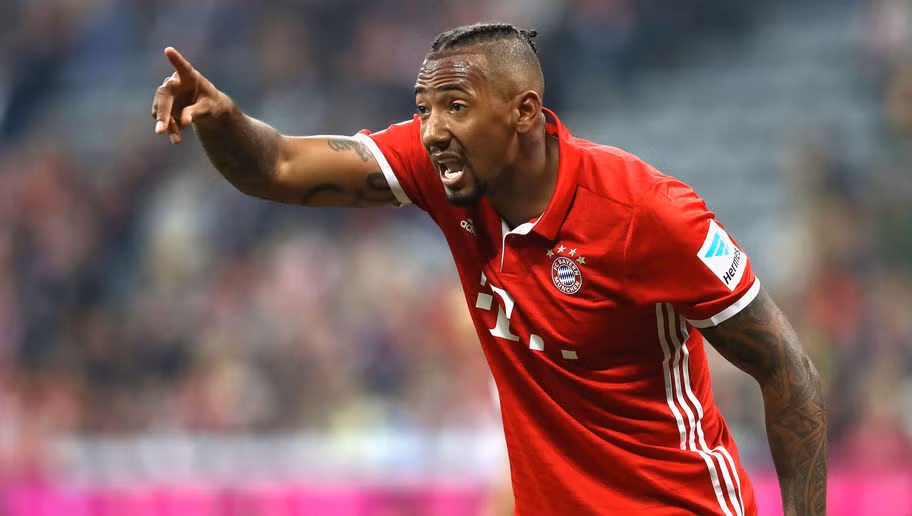 Jerome Boateng của CLB Bayern Munich xuất phát điểm từ một cầu thủ trẻ vô danh, tuy nhiên việc được chinh chiến tại một tập thể lớn như "Hùm xám" xứ Bavaria đã giúp tuyển thủ người Đức tích lũy kinh nghiệm và trở thành một trong những trung vệ đẳng cấp thế giới và anh được định giá 70 triệu Euro.
