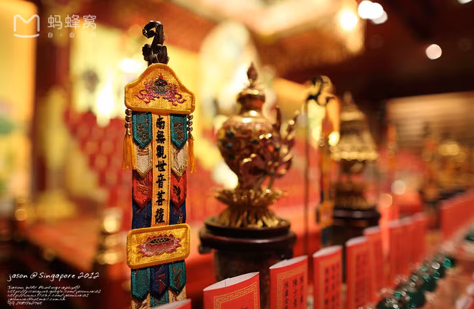 Chùa Phật Nha luôn đón chào du khách. Hãy đến tham quan và chiêm ngưỡng sự lung linh, lỗng lẫy của nơi này, nơi hội tụ những văn hóa Phật giáo từ nhiều miền đất.