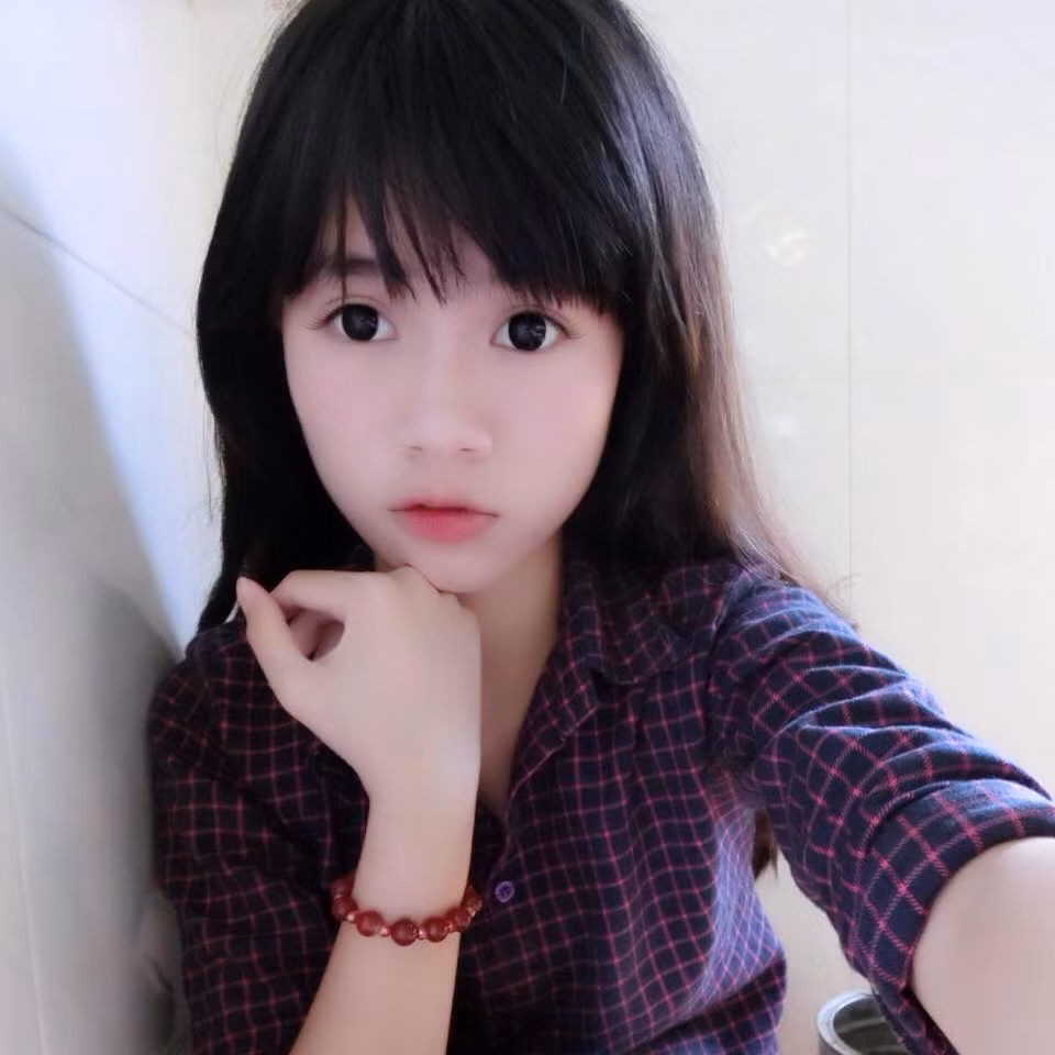  Cô nàng tuổi teen Thanh Hảo bắt đầu chăm chút ngoại hình hơn, dưỡng da và tìm hiểu về cách trang điểm sao cho phù hợp với lứa tuổi.