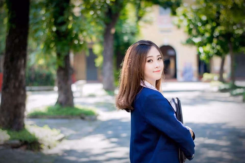 Xuất thân từ gia đình bình thường, Thanh Tâm chịu thiệt thòi khi cha mất sớm, mẹ cô phải tần tảo nuôi nấng chị em cô nàng 9X bằng những đồng tiền ít ỏi từ buôn bán ở chợ. Nên ngay từ nhỏ, Tâm đã có ý thức tự lập và đỡ đần mẹ chuyện gia đình.