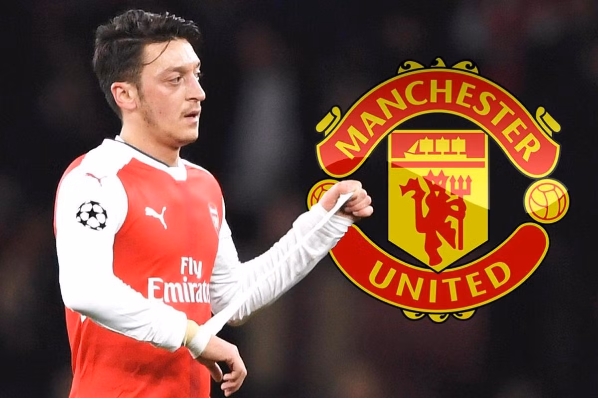 M.U sắp cưới Oezil của Arsenal: Sau phát biểu của HLV Wenger về khả năng giữ Oezil lại Arsenal, đồng loạt báo chí Anh đều đăng tải thông tin chuyển nhượng bóng đá mới nhất rằng, chính Jose Mourinho đã đứng đằng sau "giật dây" để Ozil từ chối ký vào bản giao kèo mới với đội chủ sân Emirates. Điều này không quá bất ngờ nếu biết rằng, Ozil từng là trò cưng của 'Người đặc biệt' khi cả 2 cùng làm việc tại Real Madrid. Ảnh: The Sun