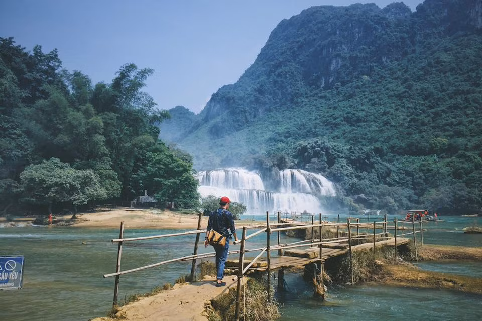 Theo nhiều người nhận xét, "tuyệt tình cốc" phiên bản Cao Bằng còn giữ được vẻ nguyên sơ, đẹp cuốn hút hệt như những bức vẽ thủy mặc.