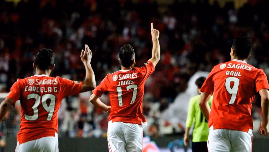 Là một ông lớn tại Bồ Đào Nha và Benfica đã thể hiện được đẳng cấp với 7 lần góp mặt tại các trận chung kết cúp C1 châu Âu.