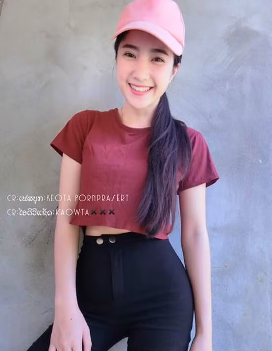 Không chỉ có gương mặt đẹp, Keota còn sở hữu một thân hình khá sexy khiến phái nữ ghen tị với vòng eo con kiến, đôi chân dài thon gọn và thẳng tắp.