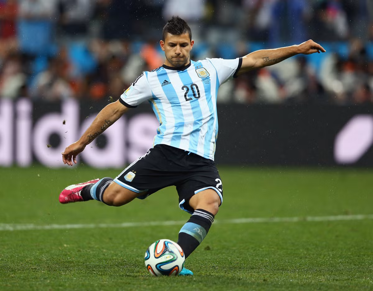 Sergio Aguero là cầu thủ đã có 32 bàn cho ĐT Argentina.