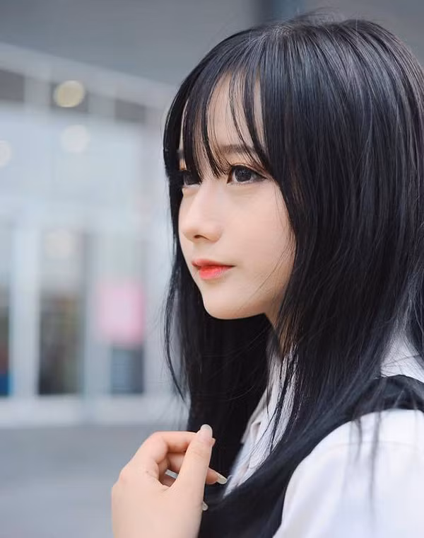Ngoài cosplay, Hà Vi chia sẻ rằng cô còn có sở thích chơi game, đọc truyện và chụp ảnh, nhiều người đã từng đặt ra câu hỏi, nếu cô nàng này làm streamer thì lượng fan còn tăng cao đến đâu nữa?