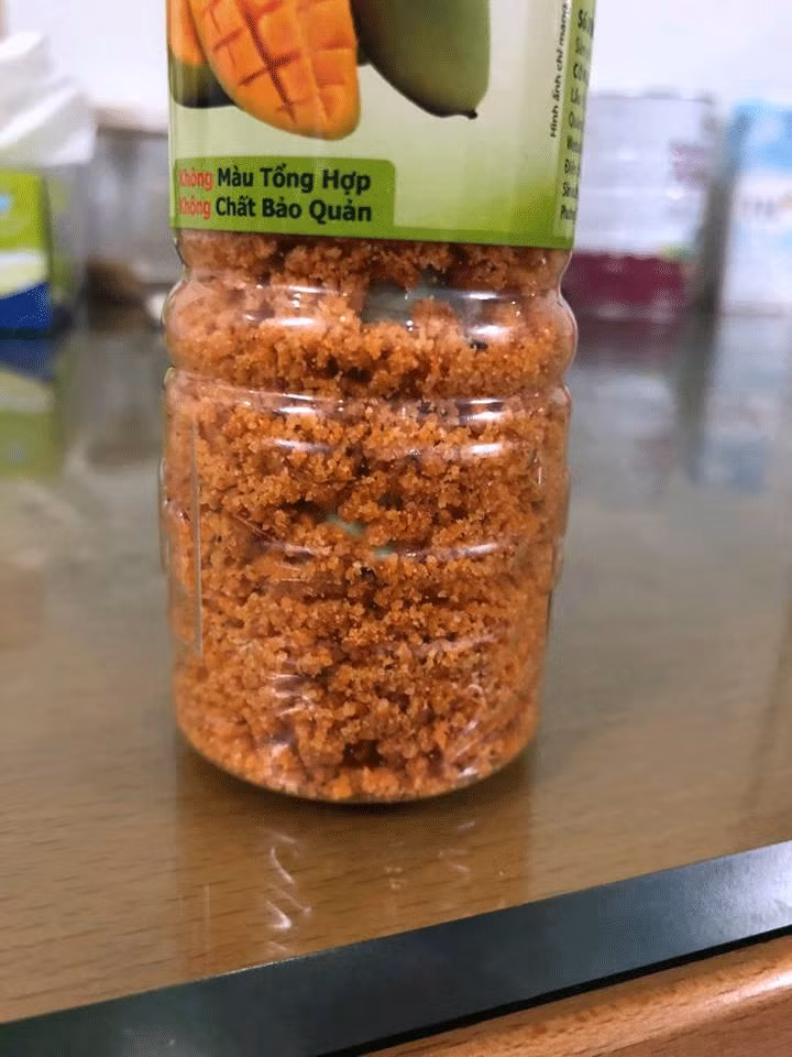 Thậm chí, lương lậu làm được anh cũng đưa hết cho vợ. Nếu phải đi đám hay gặp bạn bè, anh chồng đều ngửa tay xin vợ mà không hề phàn nàn một câu.