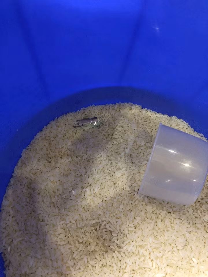 Mặc dù chuyện phát hiện quỹ đen của chồng là chuyện "thường ngày ở huyện", thế nhưng đây giống như một series hài hước không hồi kết luôn mang lại nụ cười cho...các bà vợ.