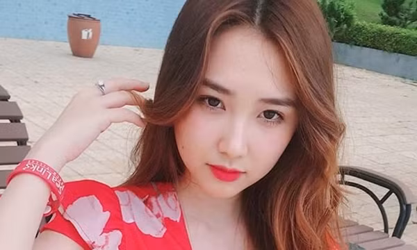 Gia đình Thanh Mèo có nhà hàng cơm chay ở quận Thủ Đức và được thủ môn Tiến Dũng thường xuyên ghé ăn mỗi khi có dịp vào Nam công tác.