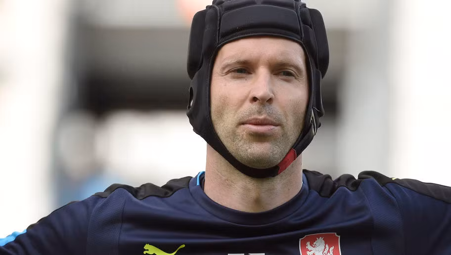 Cũng giống như Manuel Neuer ở ĐT Đức, Petr Cech cũng giữ vai trò rất quan trọng tại ĐT CH Czech. Không chỉ đơn thuần là một thủ môn kỳ cựu, thủ thành của CLB Arsenal này còn có tư chất thủ lĩnh.