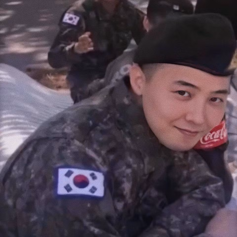 G-Dragon (BIGBANG) kiem trieu USD du dang di nghia vu quan su