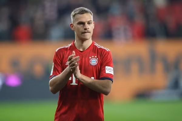 Messi muốn BLĐ Barca chiêu mộ Joshua Kimmich của Bayern Munich. Ngôi sao người Đức có sự thăng tiến vượt bậc trong vài năm qua. Anh được xem là người thừa kế vị trí bỏ lại của huyền thoại Philipp Lahm trong màu áo câu lạc bộ lẫn đội tuyển quốc gia.