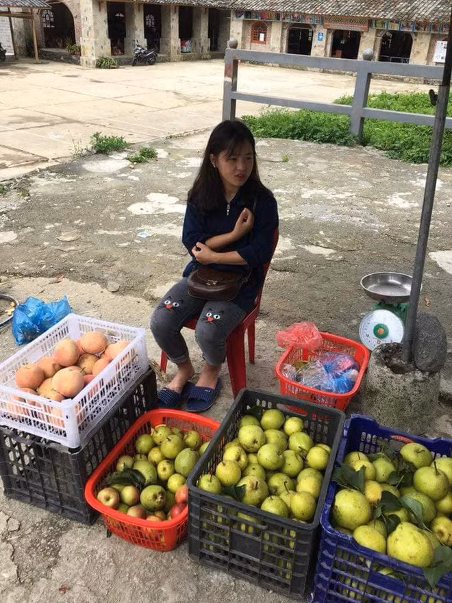 Danh tinh em gai dan toc ban oi xinh xan khien CDM lien tuc “xin link“