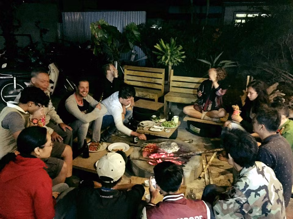 Những bữa tiệc nướng tại Vanda garden hill Dala chắc chắn sẽ làm ấm lòng du khách trong cái thời tiết Đà Lạt về đêm se se lạnh.