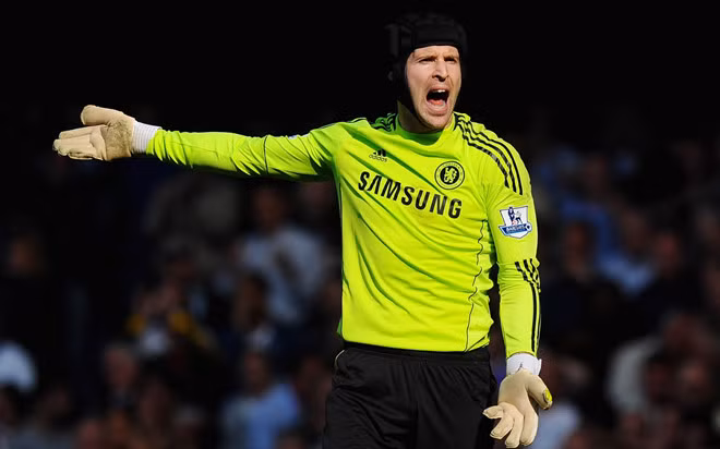 Báo giới Anh đưa tin, BLĐ Chelsea đã lên kế hoạch mời Petr Cech trở lại CLB sau khi thủ môn người CH Czech giải nghệ vào cuối mùa. Theo đó, The Blues dự định để Cech đảm nhiện vị trí HLV một đội trẻ hoặc làm đại sứ CLB.