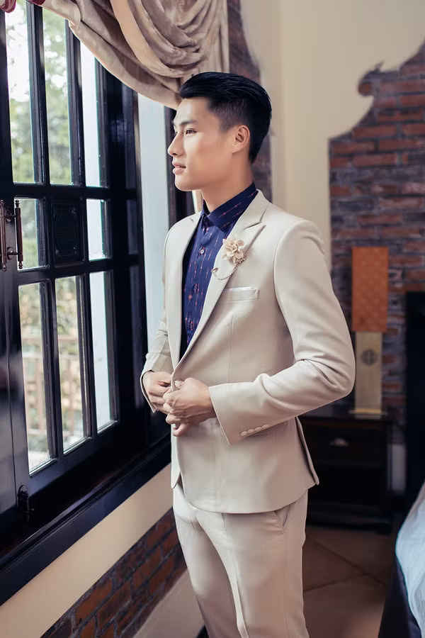 Có vô vàn cư dân mạng đã gửi lời chúc phúc tới cặp đôi đình đám trên và cuối cùng "gã Don Juan" của làng bóng đá Việt cũng bị trói chân bởi cô nàng đẹp nhất nhì showbiz Việt.