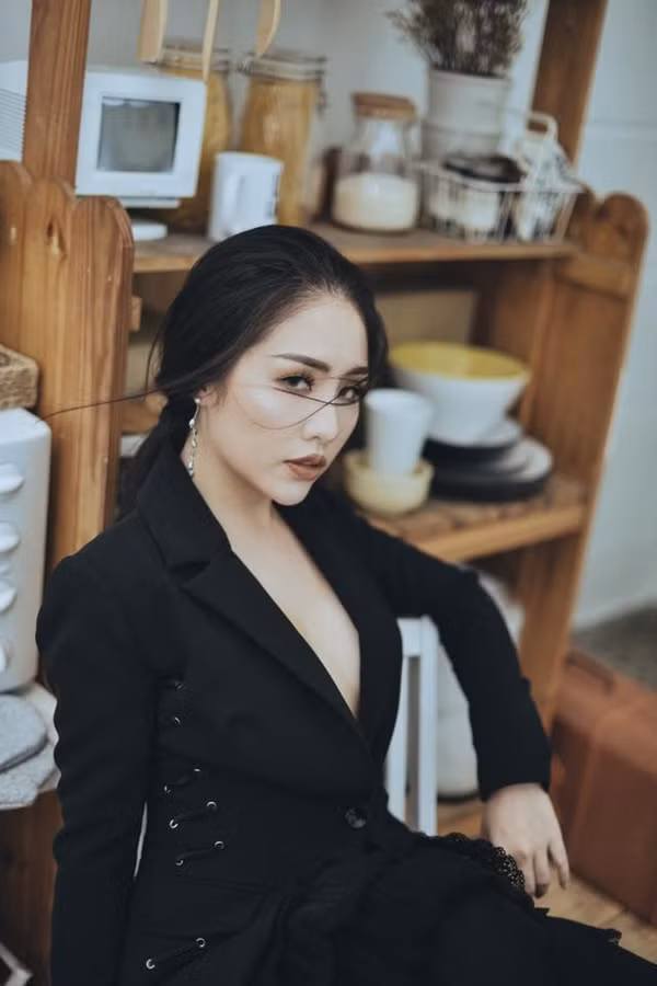 “Mọi người biết mình và yêu mến mình từ những câu chuyện mà mình kể. Sau khi dc mọi người biết đến mình cảm thấy rất vui và hạnh phúc. Vì không những được chú ý mà mọi người còn quan tâm rất nhiều. Hy vọng Duyên sẽ được mọi người ủng hộ nhiều hơn nữa.” Duyên chia sẻ.