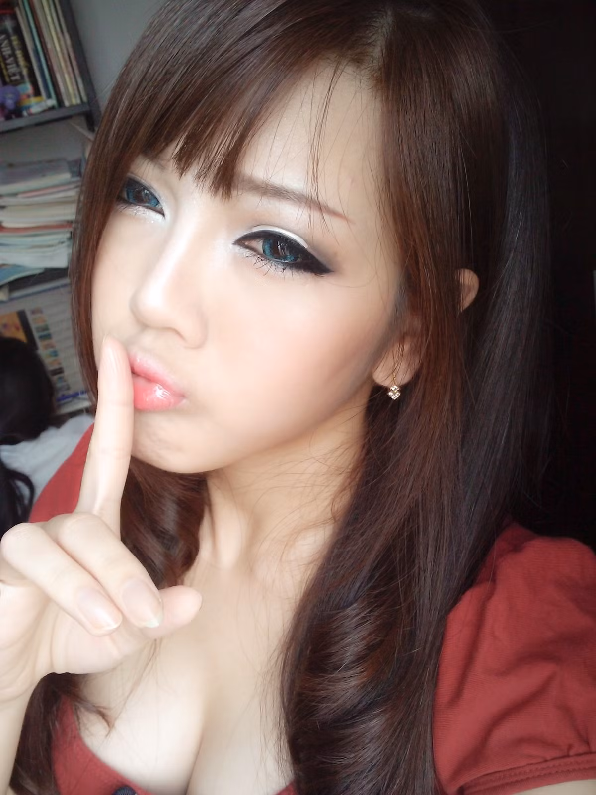 Nhưng rồi thời gian qua đi, công cuộc đèn sách lại đưa cô tới trường ĐH Kinh doanh và Công nghệ với ngành Ngân hàng.