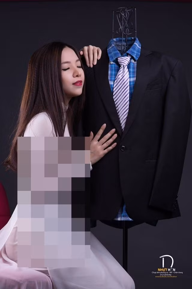 Nickname Lan Hương bình luận: "Quằn quại hay vật vã vì áo dài là cái tên mà tôi nghĩ ra khi xem xong bộ hình này. Quả thực là quá đáng thật, "quốc hồn, quốc túy" của dân tộc mà bị đem ra kiểu này. Đúng là không thể tưởng tượng nổi".