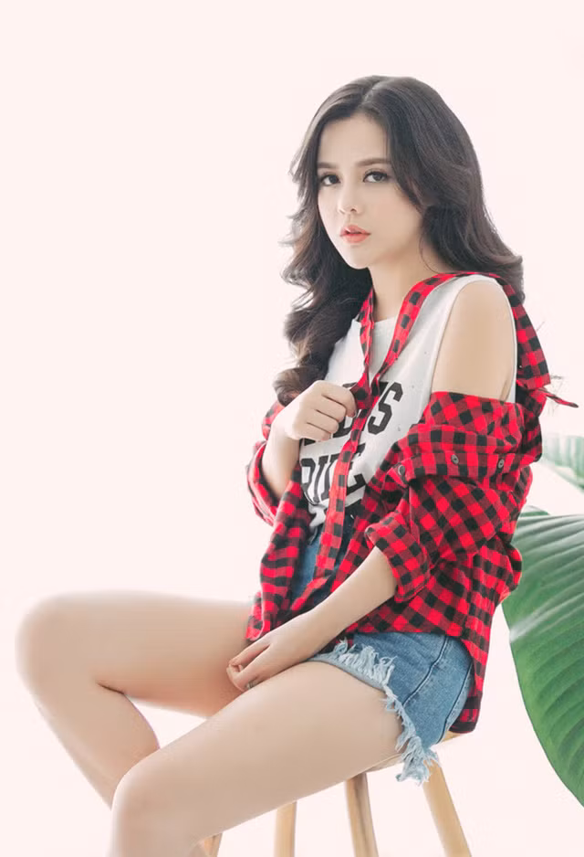 Dòng nhạc nữ DJ 9x chọn là dòng nhạc nước ngoài, độc, lạ nhưng rất khó chơi, bởi vậy để có thể chơi tốt và làm hài lòng khách, cô đã phải tốn rất nhiều công sức tìm hiểu.