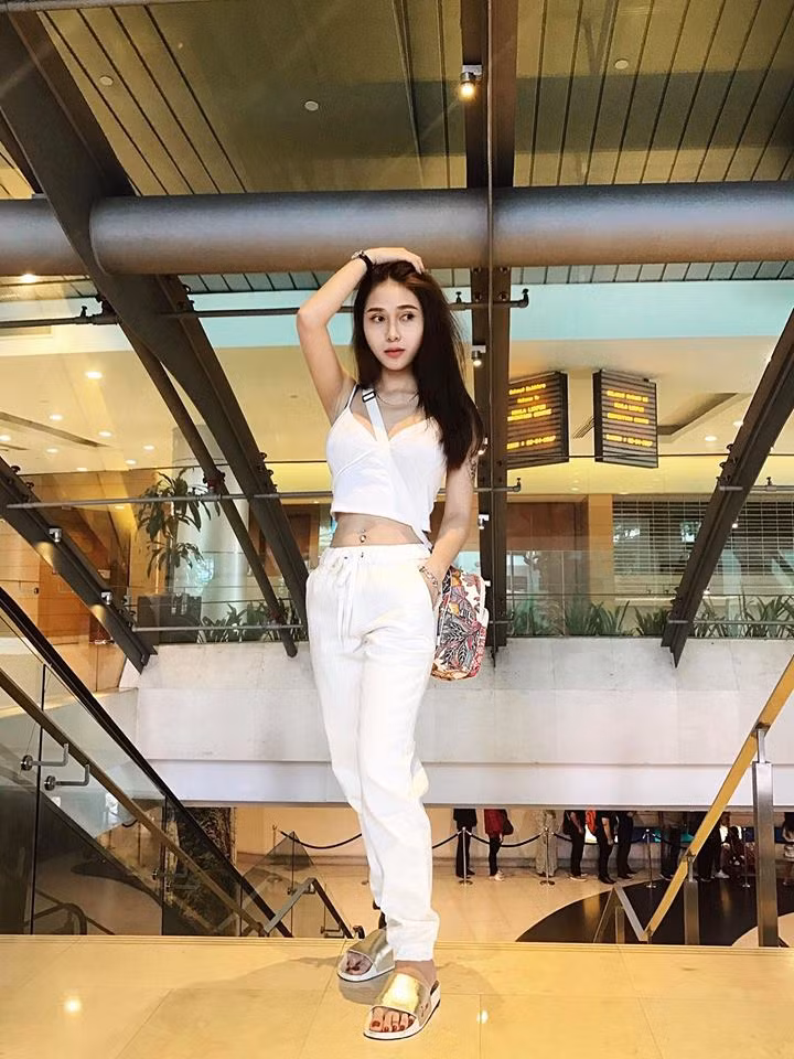 Trên trang cá nhân của mình, Quỳnh Như có hơn 200.000 người theo dõi và cô bạn này rất biết cách để chiều lòng người yêu thích mình bằng cách chăm chỉ đăng tải ảnh đẹp bản thân mình. Ảnh trong bài: FBNV.