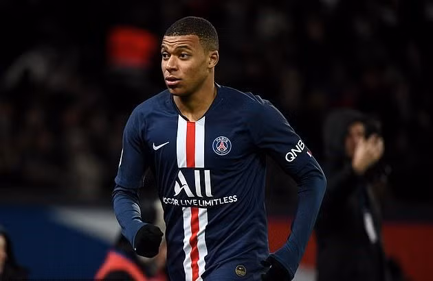 Theo nguồn tin từ tờ L'Equipe, Giám đốc thể thao PSG, Leonardo đã mở các cuộc đàm phán mới với Mbappe, với hy vọng tiền đạo sinh năm 1998 sẽ cam kết tương lai với câu lạc bộ.