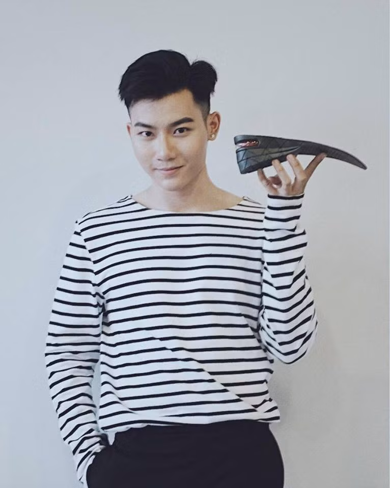 Vẻ ngoài sáng cùng khiếu hài hước, anh chàng 9X nổi tiếng với clip dạy tiếng Anh phong cách Thái Lan đã thực sự gây bão trong cộng đồng mạng. Ảnh trong bài: Facebook nhân vật.
