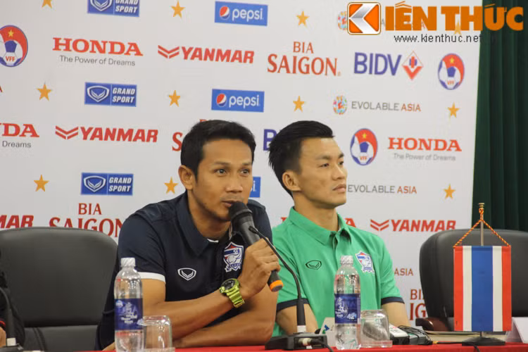 Thai Lan “ga” DT Viet Nam choi doi cong o My Dinh