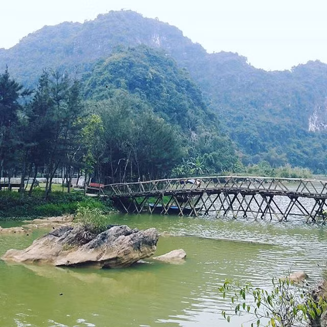 Chơi bời thưởng cảnh nhất định các bạn trẻ không thể thiếu các những bức ảnh để đăng vào album "deep" trên facebook và Thung Nham sẽ chiều lòng các bạn từ A - Z.