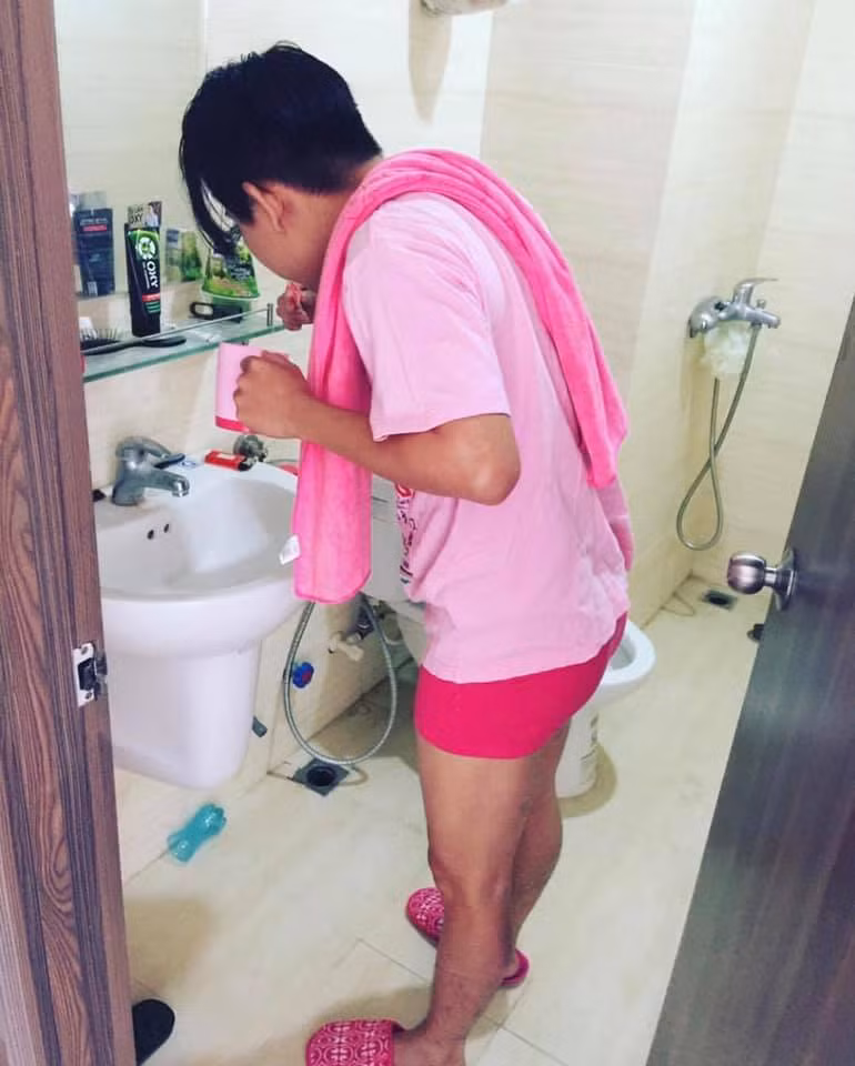 Chỉ vì yêu màu hồng mà sẵn sàng dành cả thanh xuân để mặc màu đó.