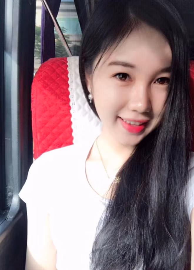 Những bức ảnh chụp Souliphone trong thời gian ở Việt Nam liên tục được chia sẻ trên mạng xã hội và khiến người ta không ngừng yêu mến.