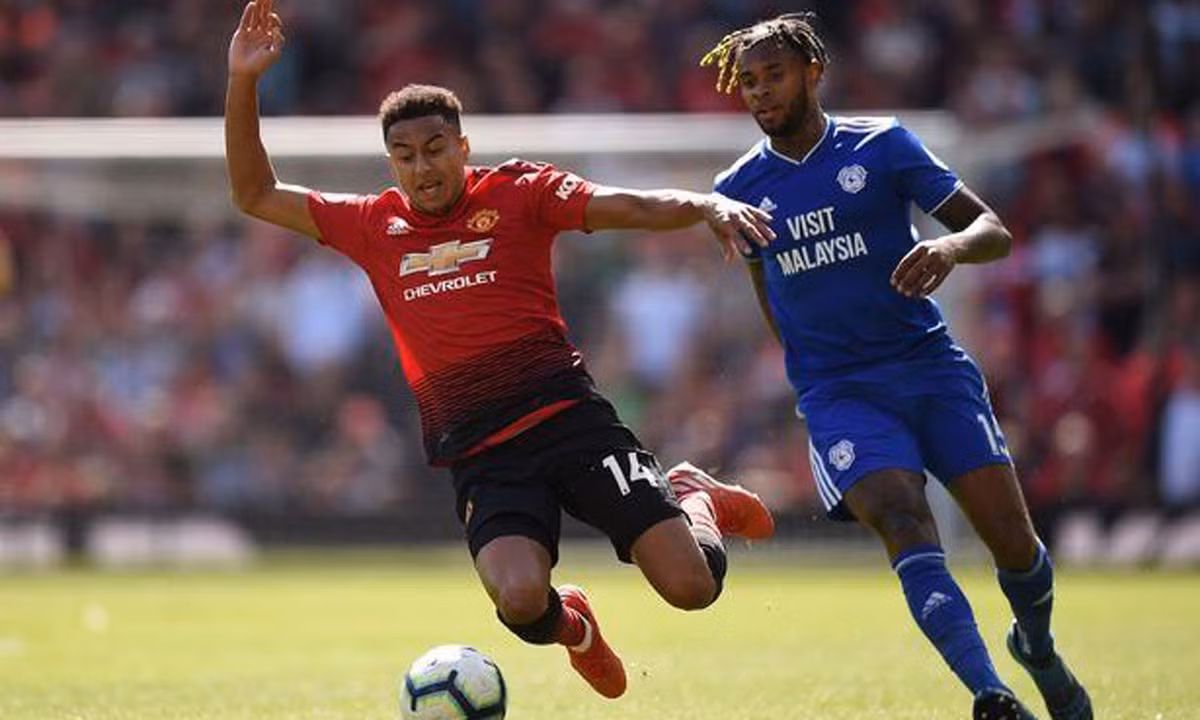 Bacuna sau đó đã khoác áo nhiều CLB nổi tiếng ở giải Ngoại Hạng Anh và hạng Nhất Anh như Aston Villa, Reading và gần đây nhất là Cardiff City, trong đó thành công nhất chính là khoảng thời gian anh khoác áo Aston Villa (2013 - 2017).