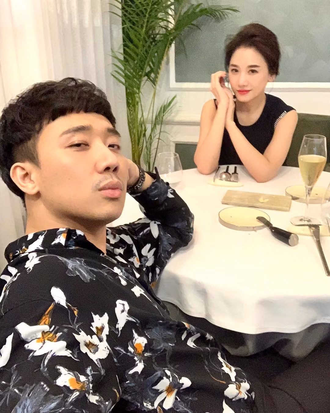 Tran Thanh khoe anh ky niem 3 nam yeu, Hari Won dap tra bat ngo