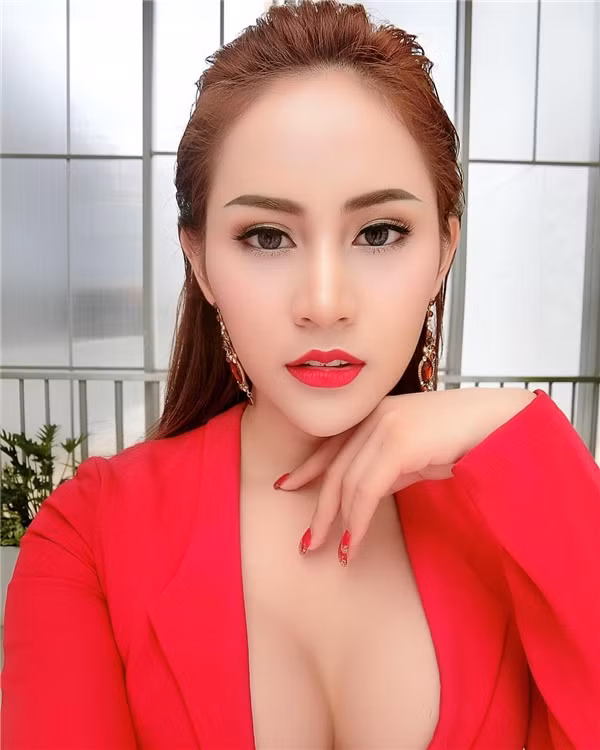 Nhan sac van nguoi me cua hot girl chuyen gioi