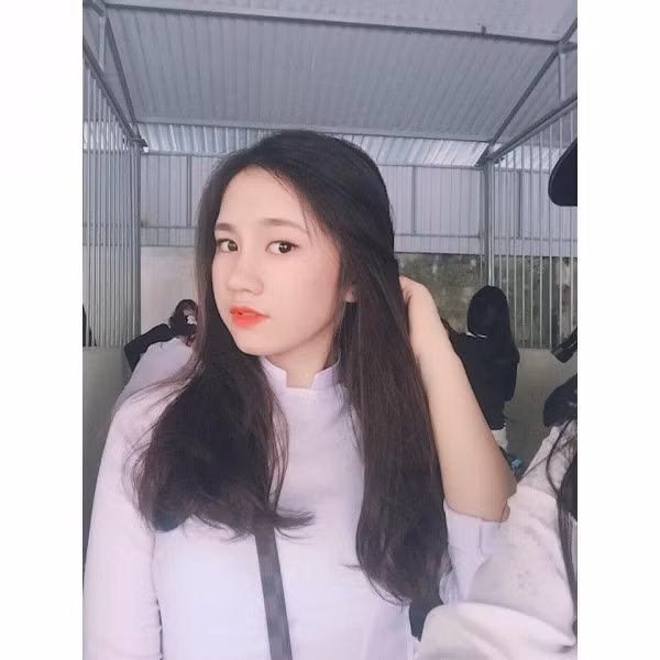 Mặc dù trên trang cá nhân, Thúy Hằng chia sẻ khá ít về cuộc sống riêng tư nhưng với chừng ấy bức ảnh thôi, cô bạn này cũng đủ khiến các trái tim của cánh mày râu phải đổ gục vì mình.