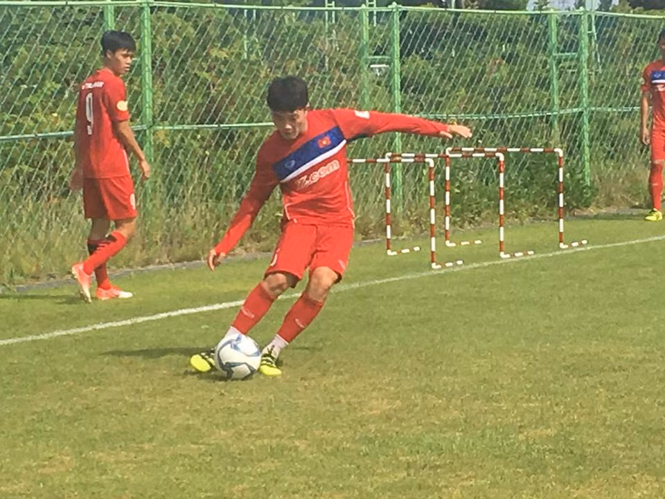 Theo lịch trình, chiều ngày 9/8 tới đội tuyển U22 Việt Nam sẽ bước vào trận đấu giao hữu cuối cùng gặp Busan FC. Ngay sau cuộc so tài này, thầy trò HLV Nguyễn Hữu Thắng sẽ phải bước vào lịch trình "hành xác" tới Malaysia dự SEA Games 29. Ảnh: Bongda.com.vn