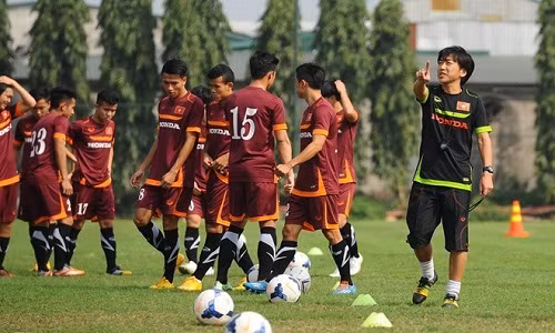 VFF tim duoc “quan xanh” de U23 Viet Nam ren luyen