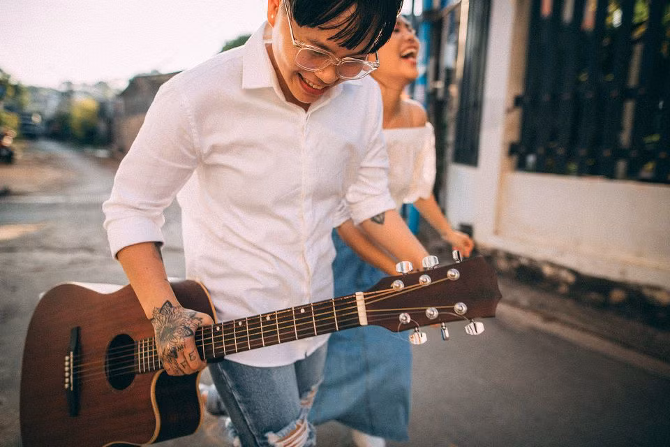 Gia đình của hai bạn đều chấp nhận và ủng hộ mối quan hệ này, đặc biệt gia đình Ngọc Trân rất quan tâm và quý mến Minh Tâm như con gái ruột.