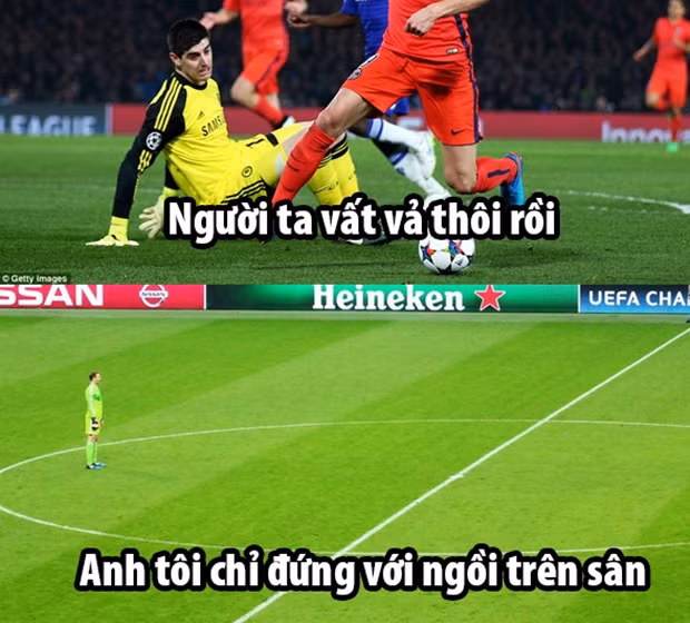 Courtois quá vất vả trước PSG trong khi Neuer chỉ đứng với ngồi là hết nhiệm vụ.